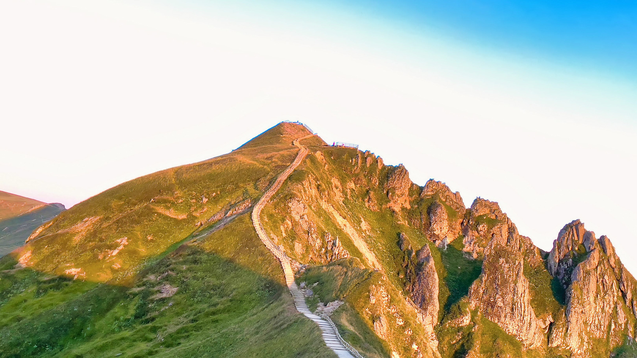 Puy de Sancy: Adventure and Unique Panorama at the Summit