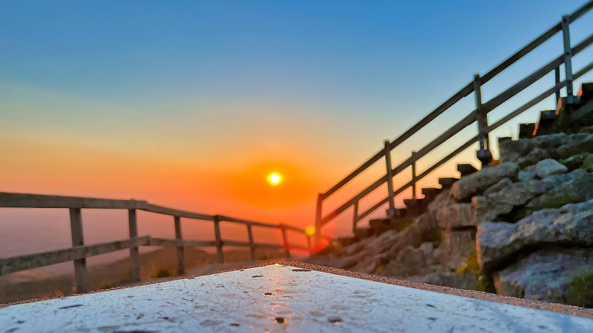 Summit of Puy de Sancy - Sunset - Light Show