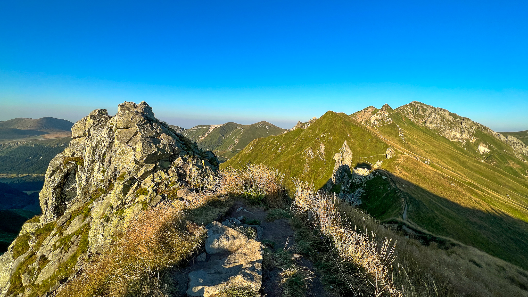 The Square Tower - Crest Path to the Puy de Sancy - Panoramic Hike