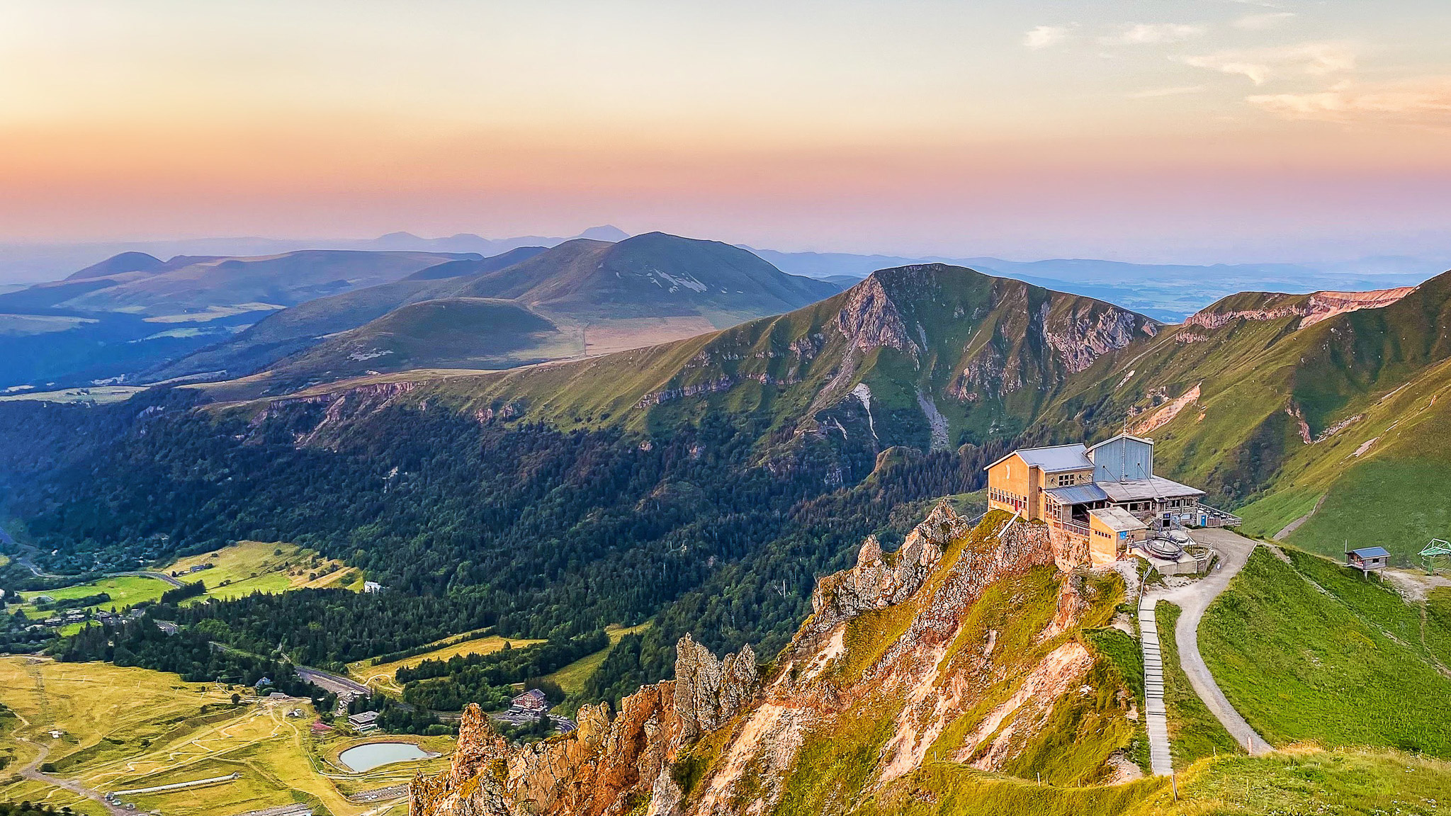 Crêtes du Sancy: Sunset on the Cable Car - Spectacular View