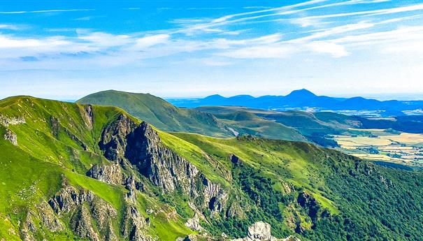 The Chaudefour Valley and a magnificent view of the Chaîne des Puys