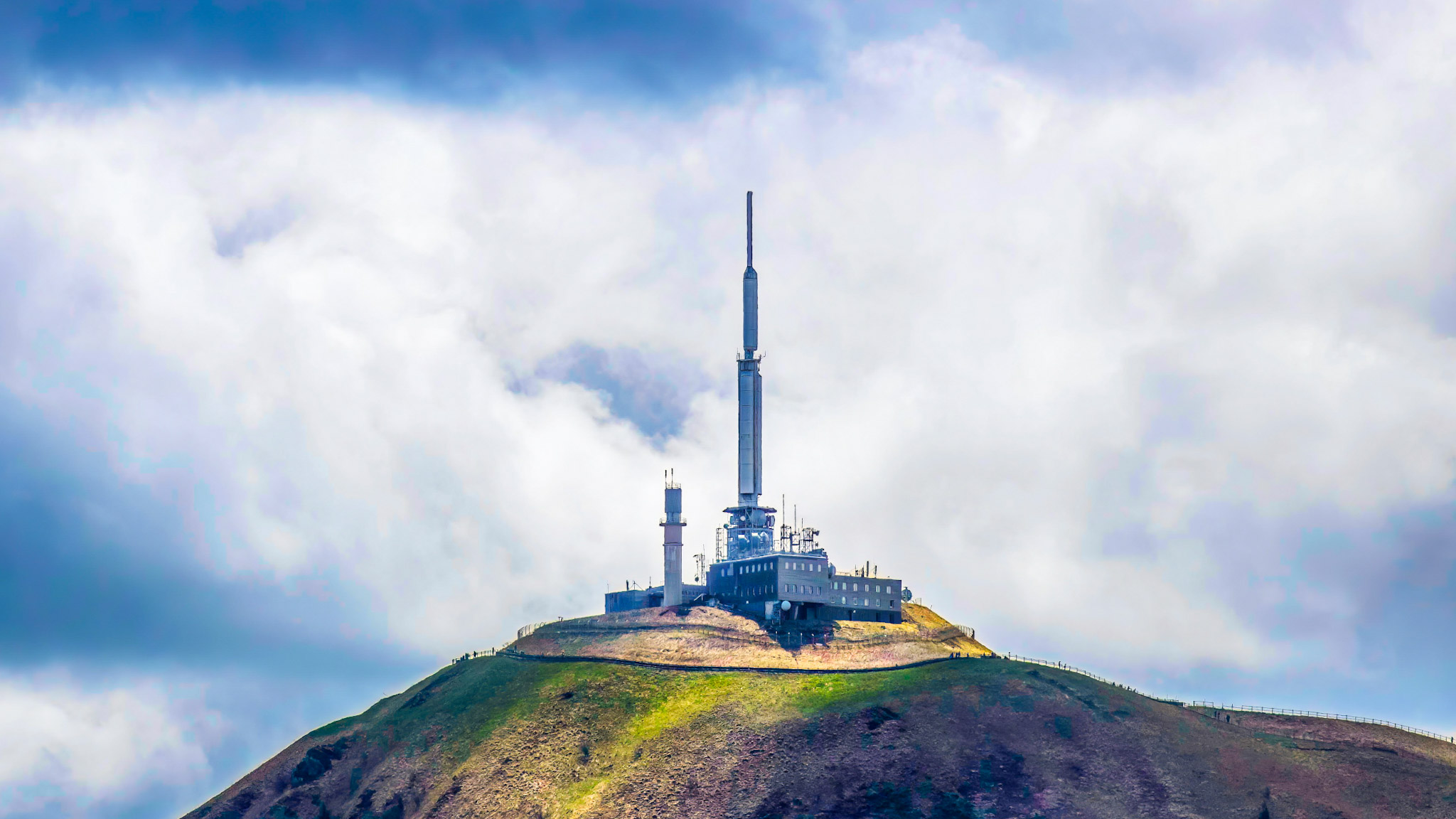 Summit of the Puy de Dôme: Exceptional view of the Chaîne des Puys