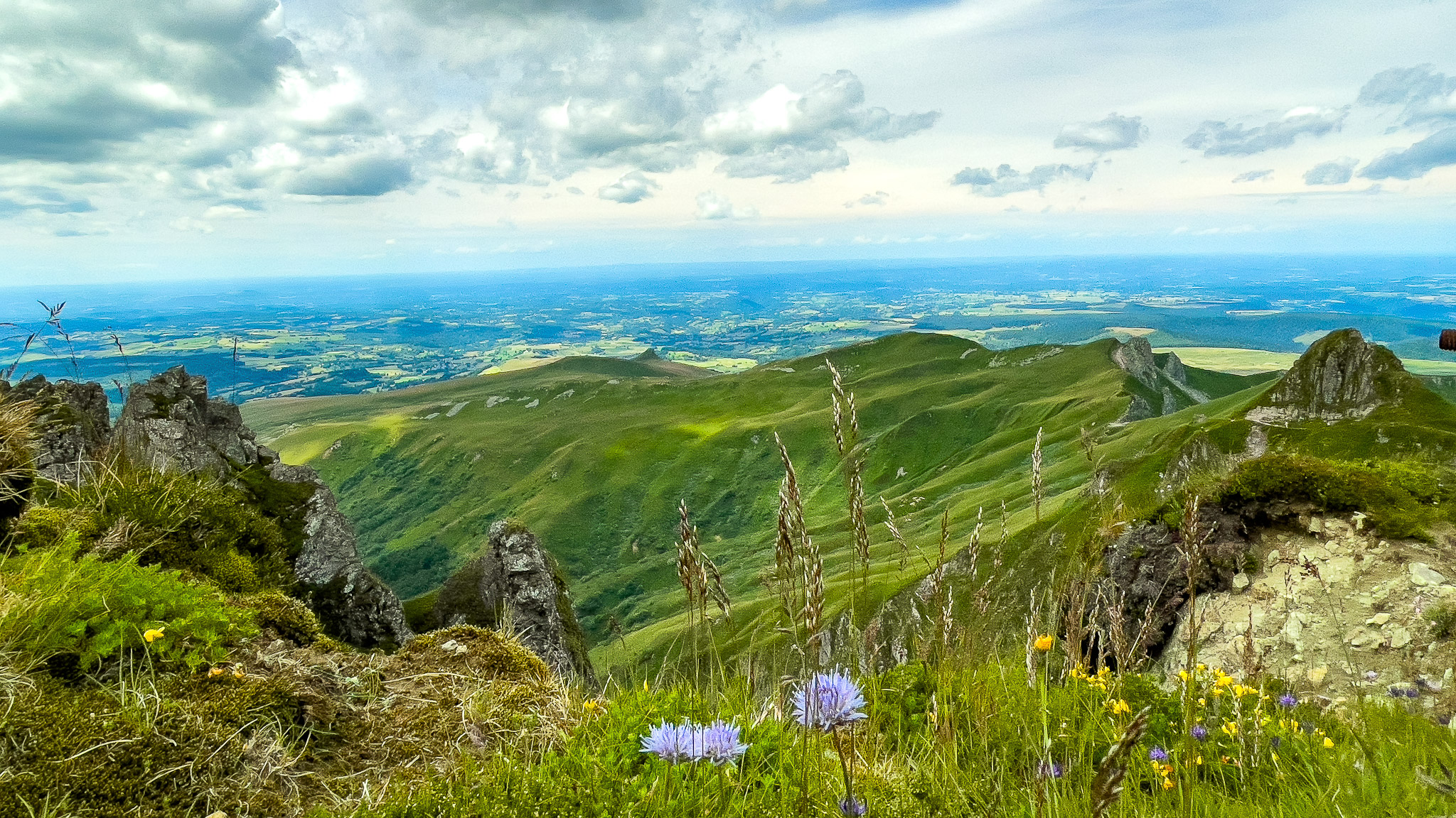 Chastreix-Sancy Nature Reserve: Discovery of the Fontaine Salée Valley