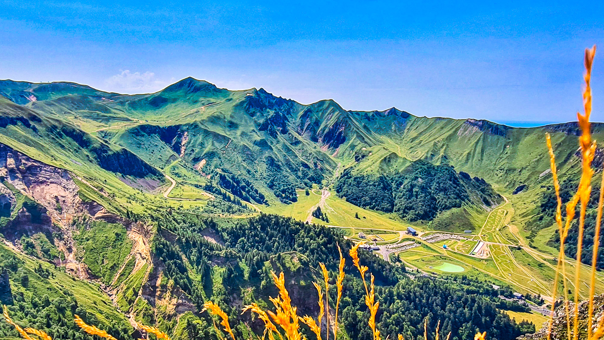 Sancy Crests: Star du Sancy Trail, Hike from Roc de Cuzeau to Val de Courre