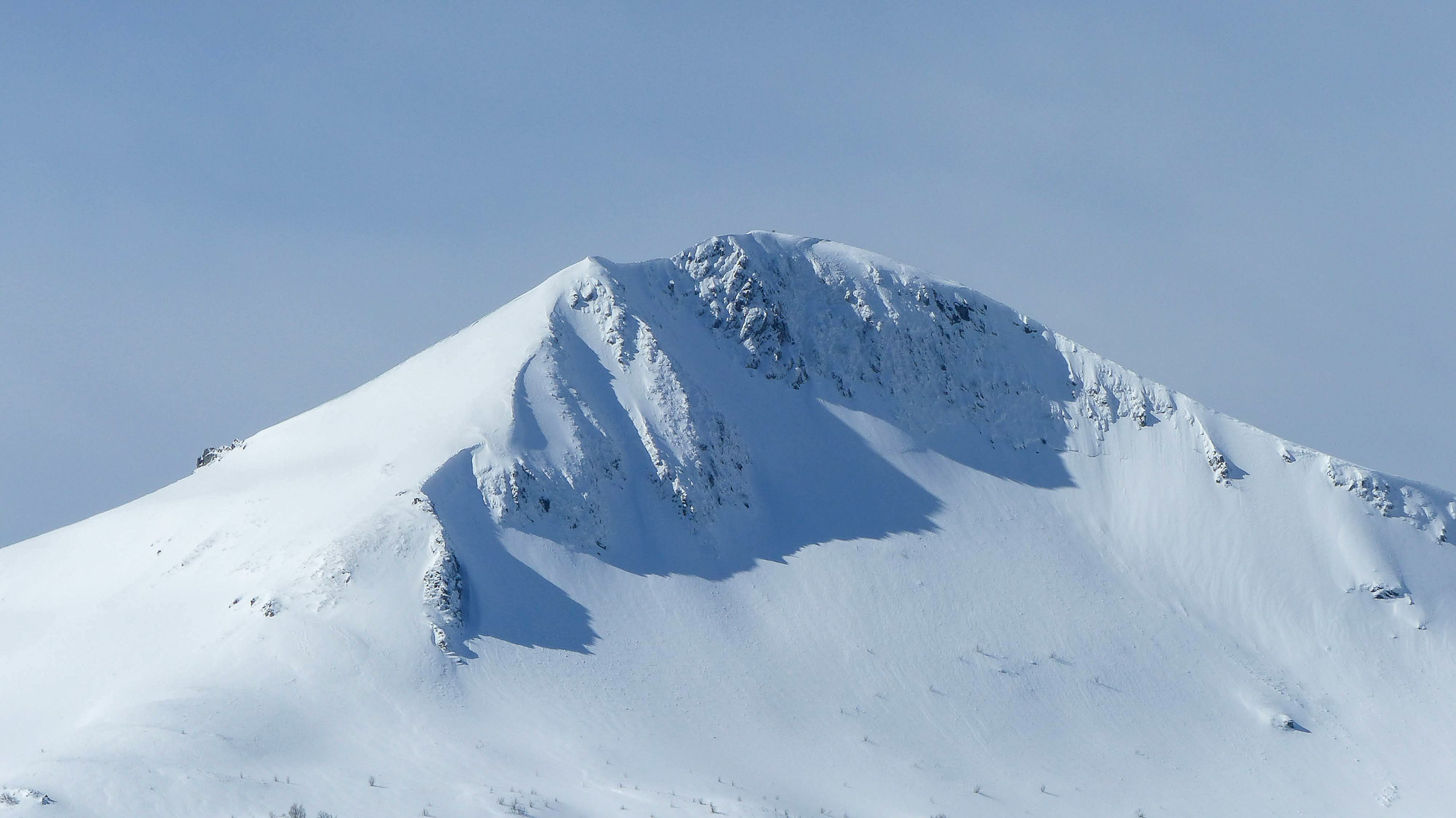 Puy Mary: White Splendor under the Snow