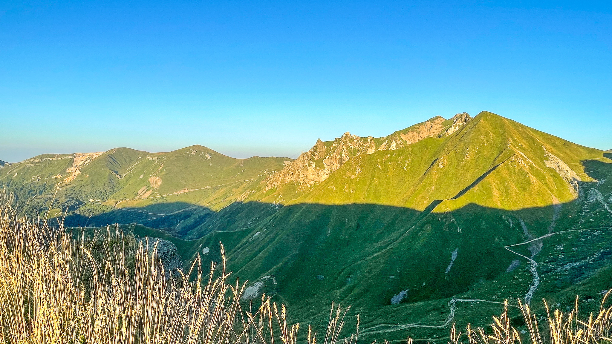 Val de Courre: Splendid Panorama of the Sancy Ridges