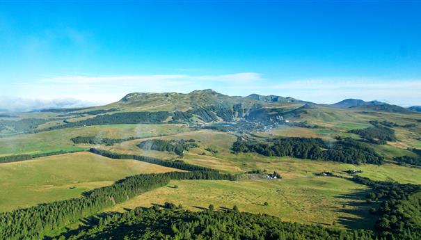 Puy de Montchal: Exceptional Panorama - From Puy de Paillaret to Puy de Chambourguet