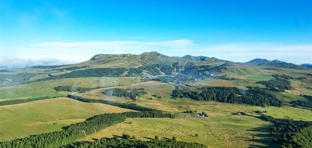 Puy de Montchal: Exceptional Panorama - From Puy de Paillaret to Puy de Chambourguet