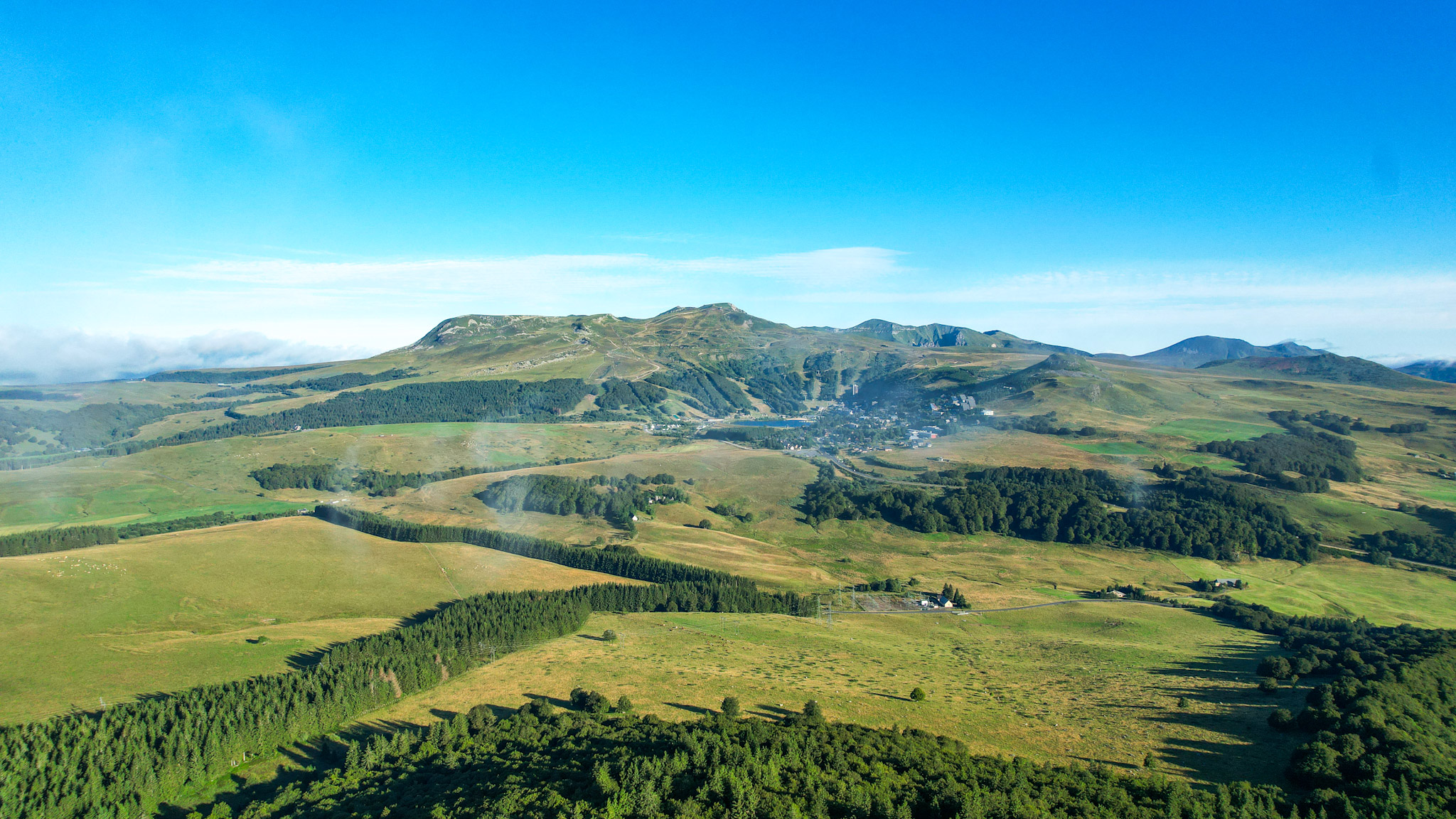 Puy de Montchal: Exceptional Panorama - From Puy de Paillaret to Puy de Chambourguet