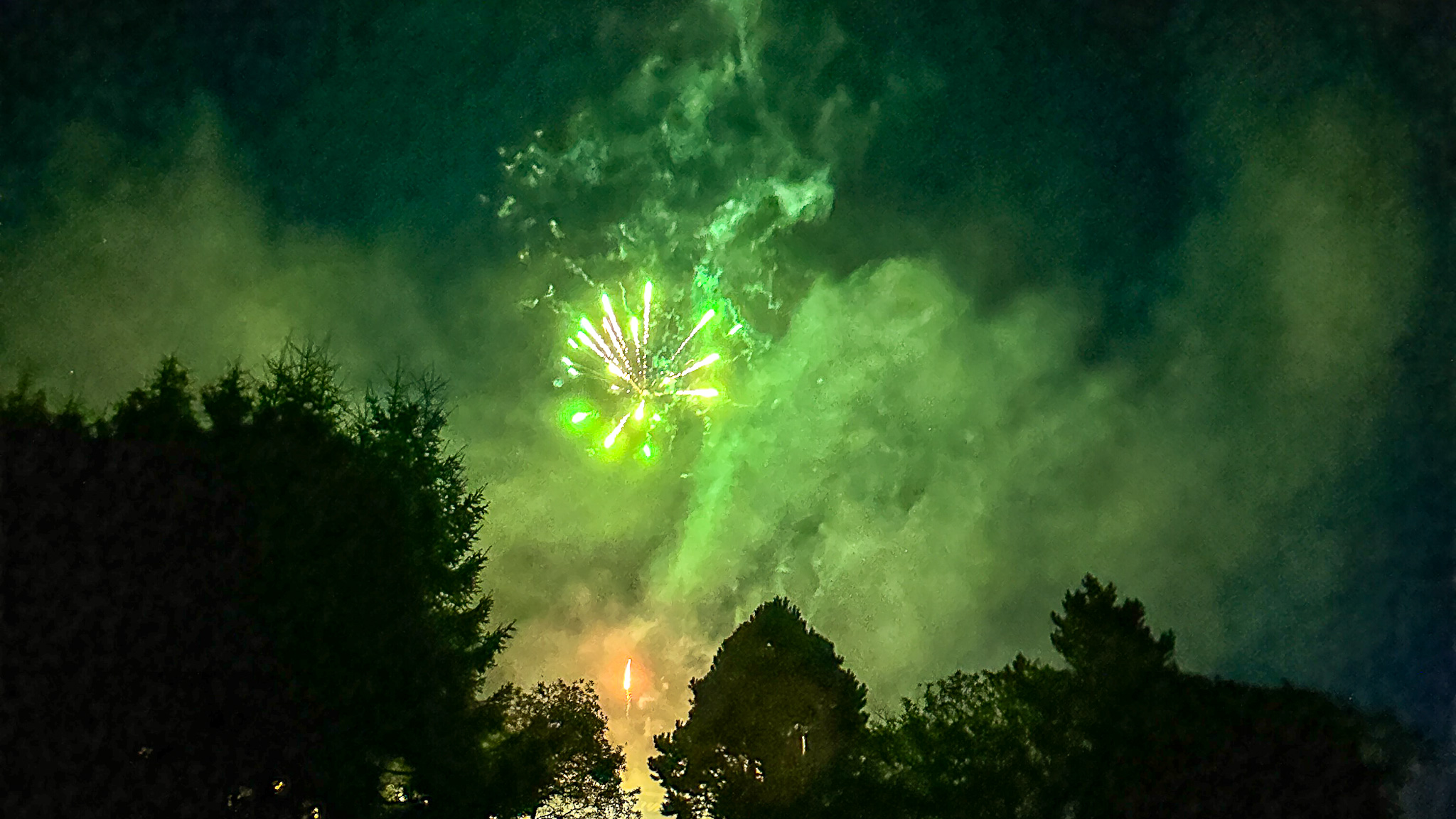 Spectacular Fireworks - Chalet Ma Cambuse Super Besse - Unforgettable Stay