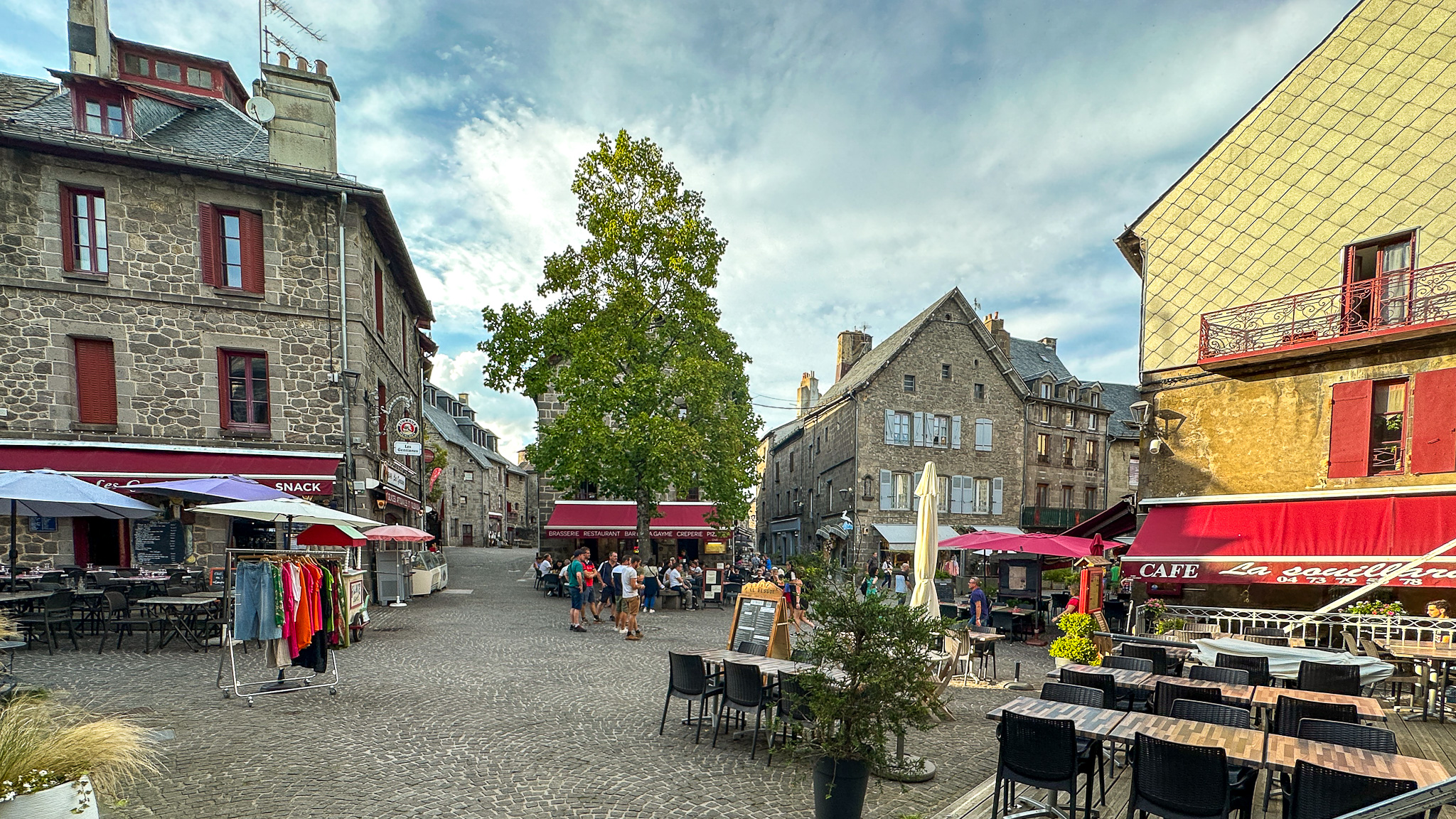 Besse-en-Chandesse and Saint-Anastaise: Medieval Heart of Auvergne