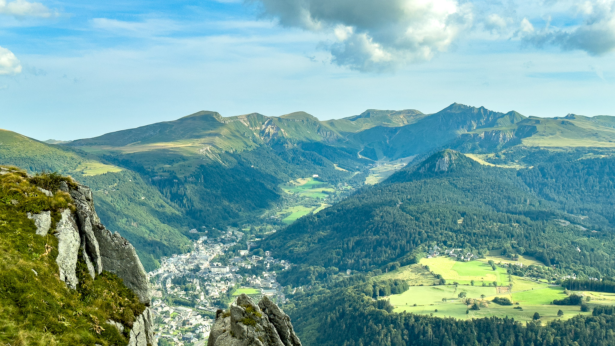 Summit of Puy Gros: Exceptional Panorama of the Sancy Massif