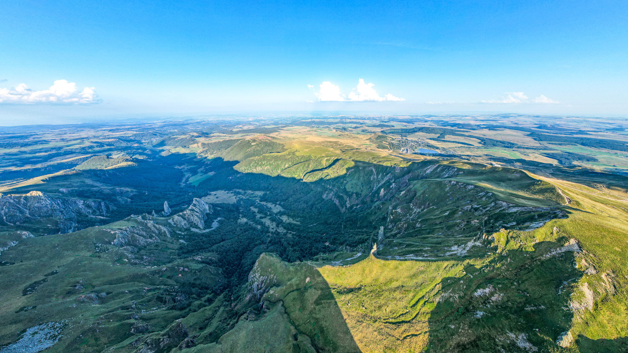 Super Besse and the Chaudefour Valley: A duo of wild nature!