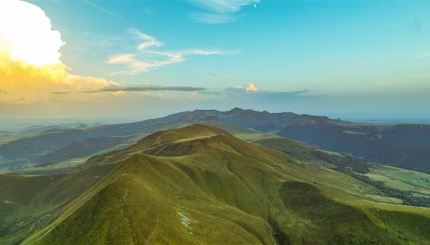 Puy de la Tâche: Adventif Summits and Sancy Massif - Impressive Panorama