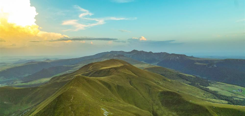 Puy de la Tâche: Adventif Summits and Sancy Massif - Impressive Panorama