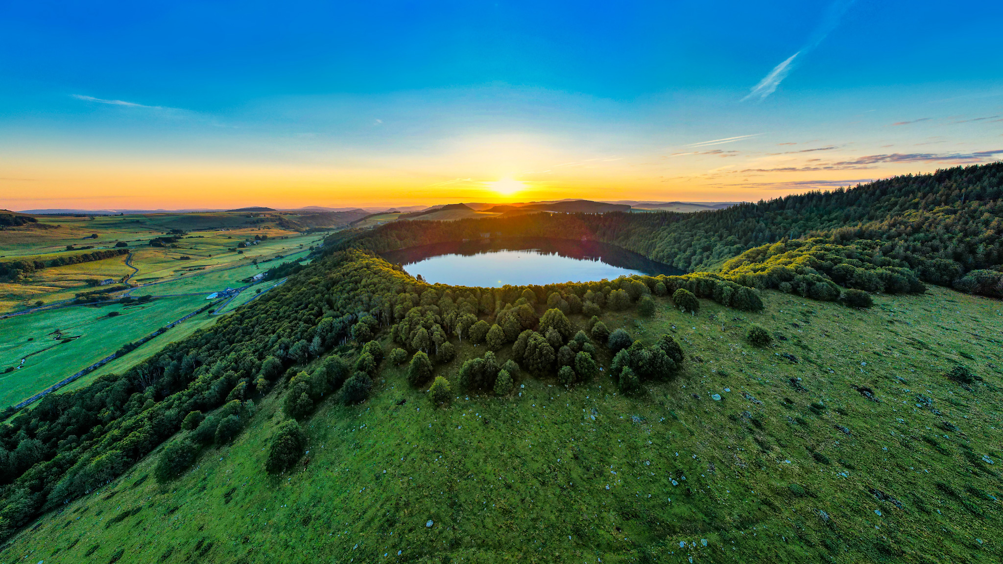 Lac Pavin: Golden Awakening of an Auvergne Jewel