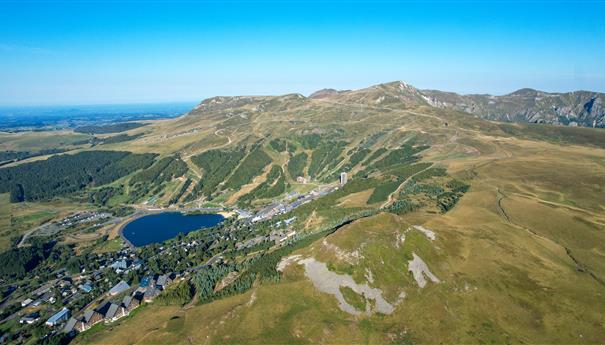 Super Besse: Exceptional Ski Area - From Puy de Chambourguet to Puy de Paillaret