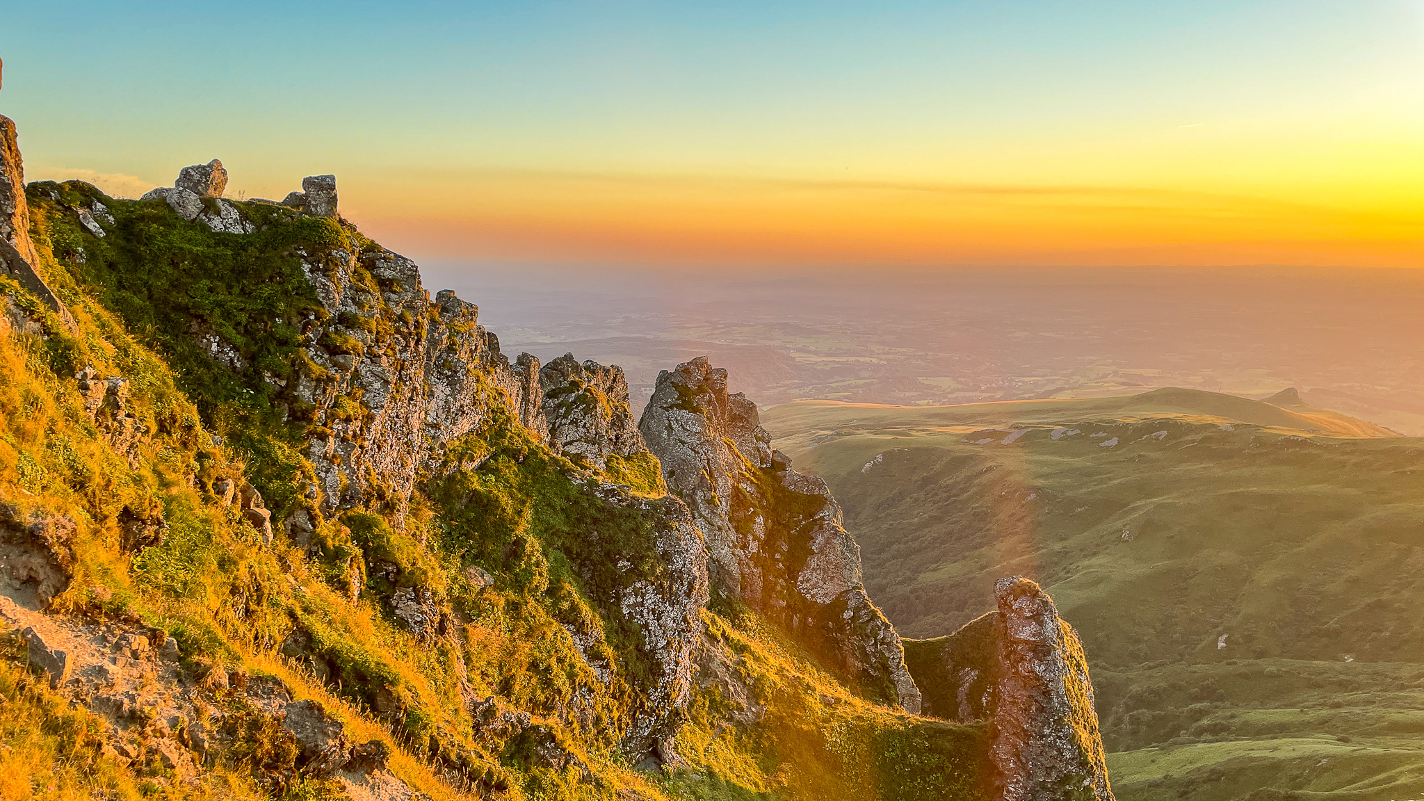 Aiguilles du Puy de Sancy: Imposing and Majestic Summits