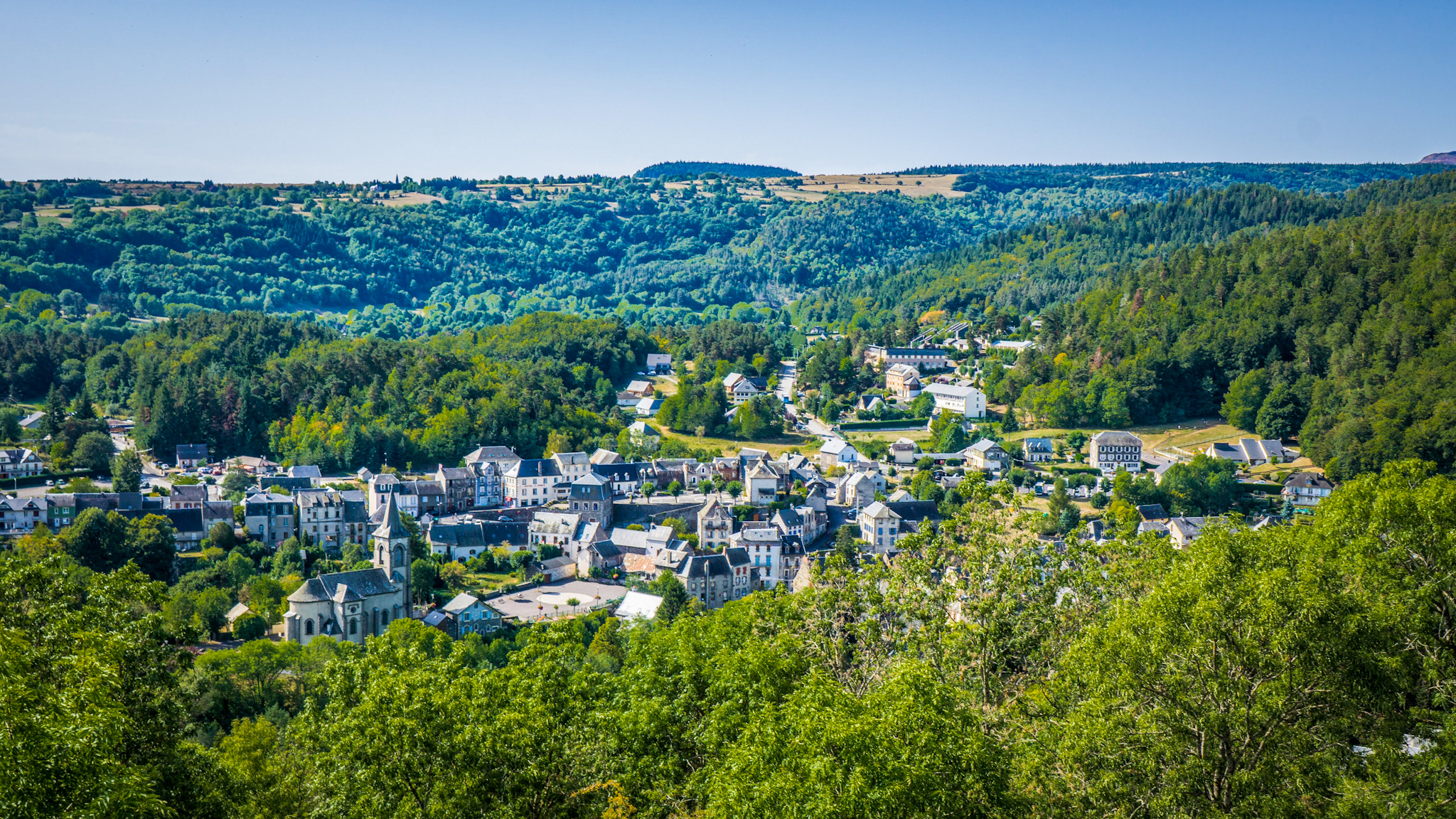 Murol: Charming Village in the Heart of Sancy