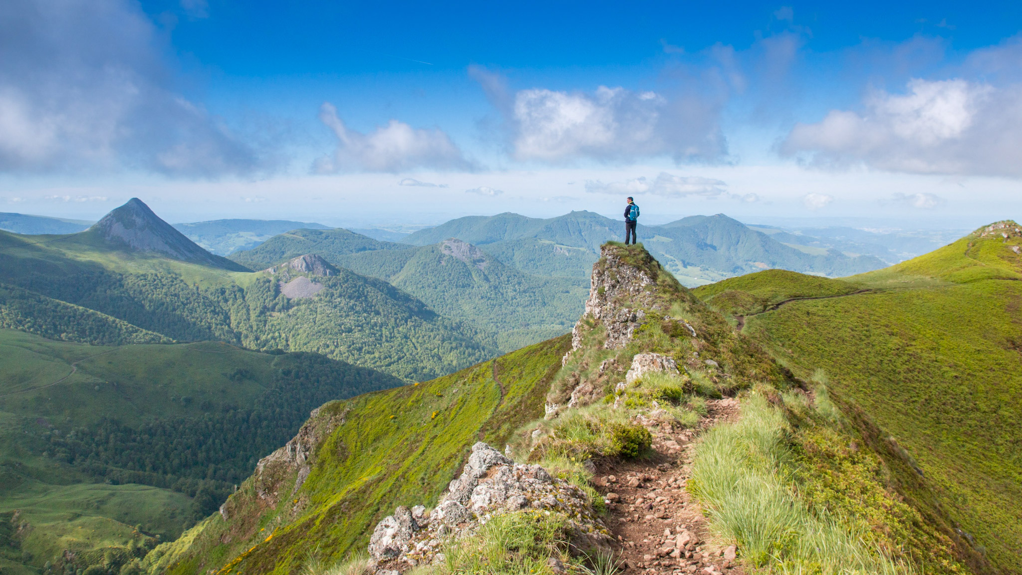 Monts du Cantal: Grand Getaway between Valleys and Volcanoes