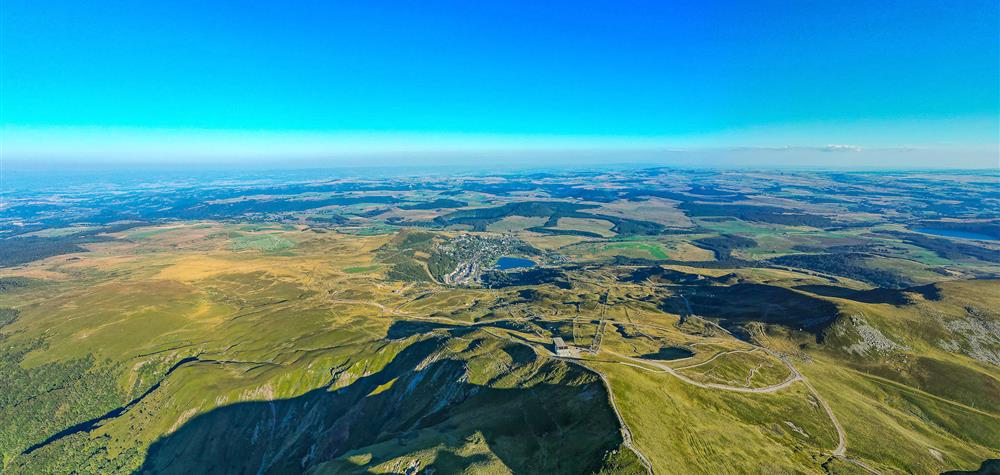 Puy de Sancy in Super Besse: An Exceptional Mountain Duo