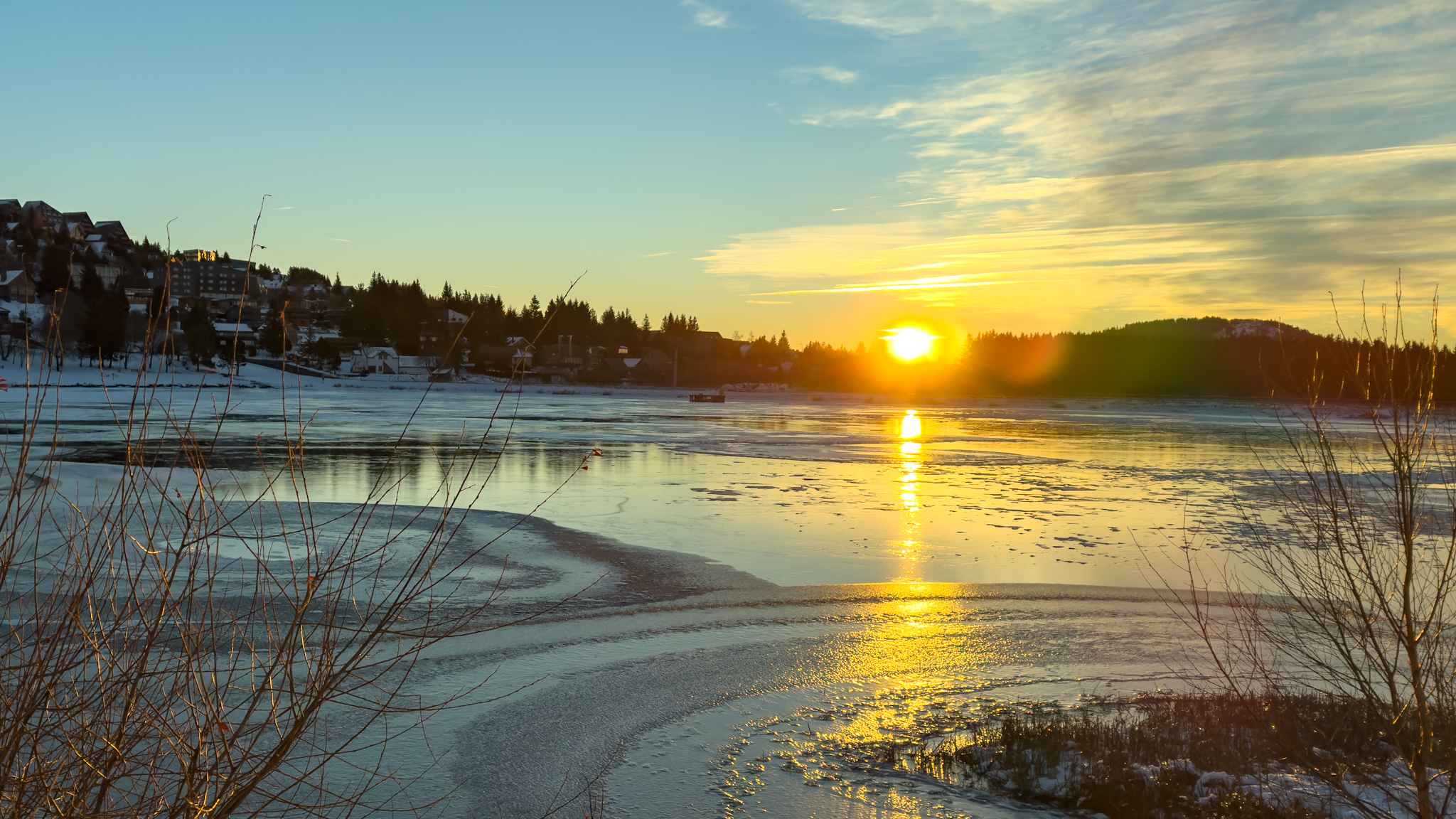 Super Besse: Golden Winter Dawn