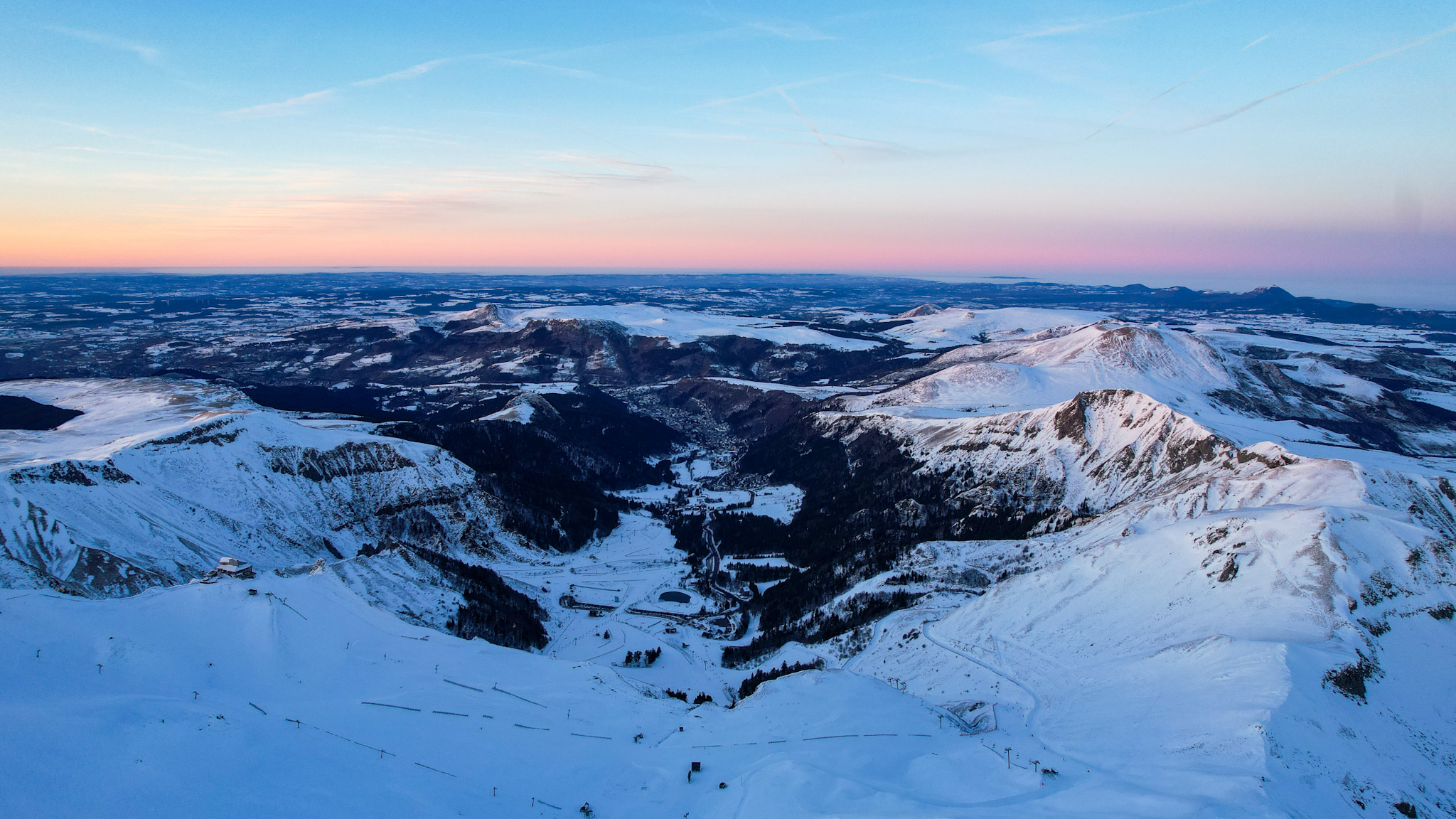 Le Mont-Dore: Puy Gros Watching Over the City