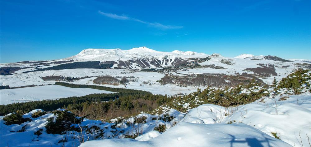 Puy de Montchal: Volcano in Besse and Saint-Anastaise - A Jewel of Auvergne
