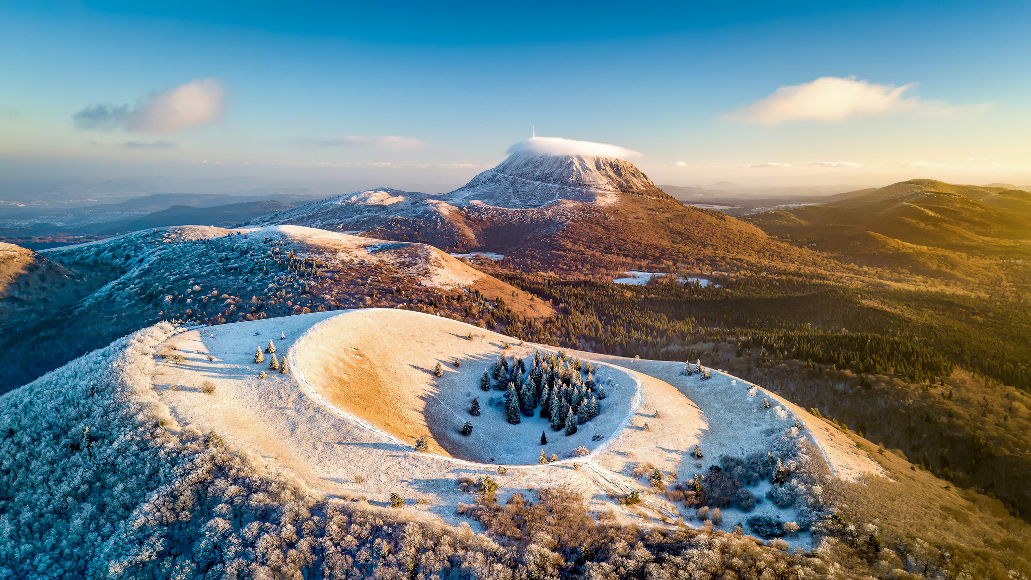 Puy de Dôme and Puy Pariou: Snowy Winter Wonderland