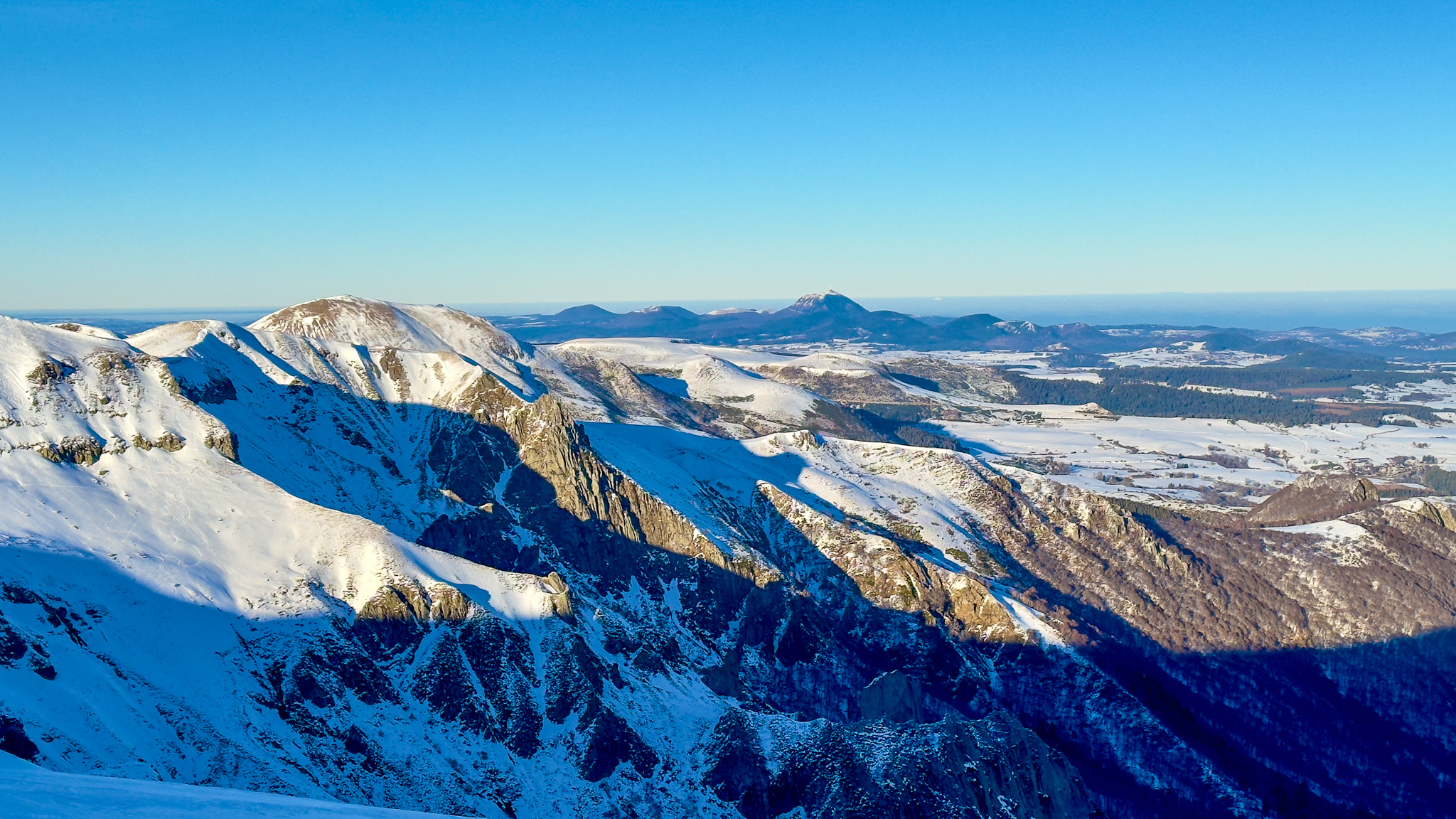 Chaîne des Puys: An Exceptional Alignment of Auvergne Volcanoes