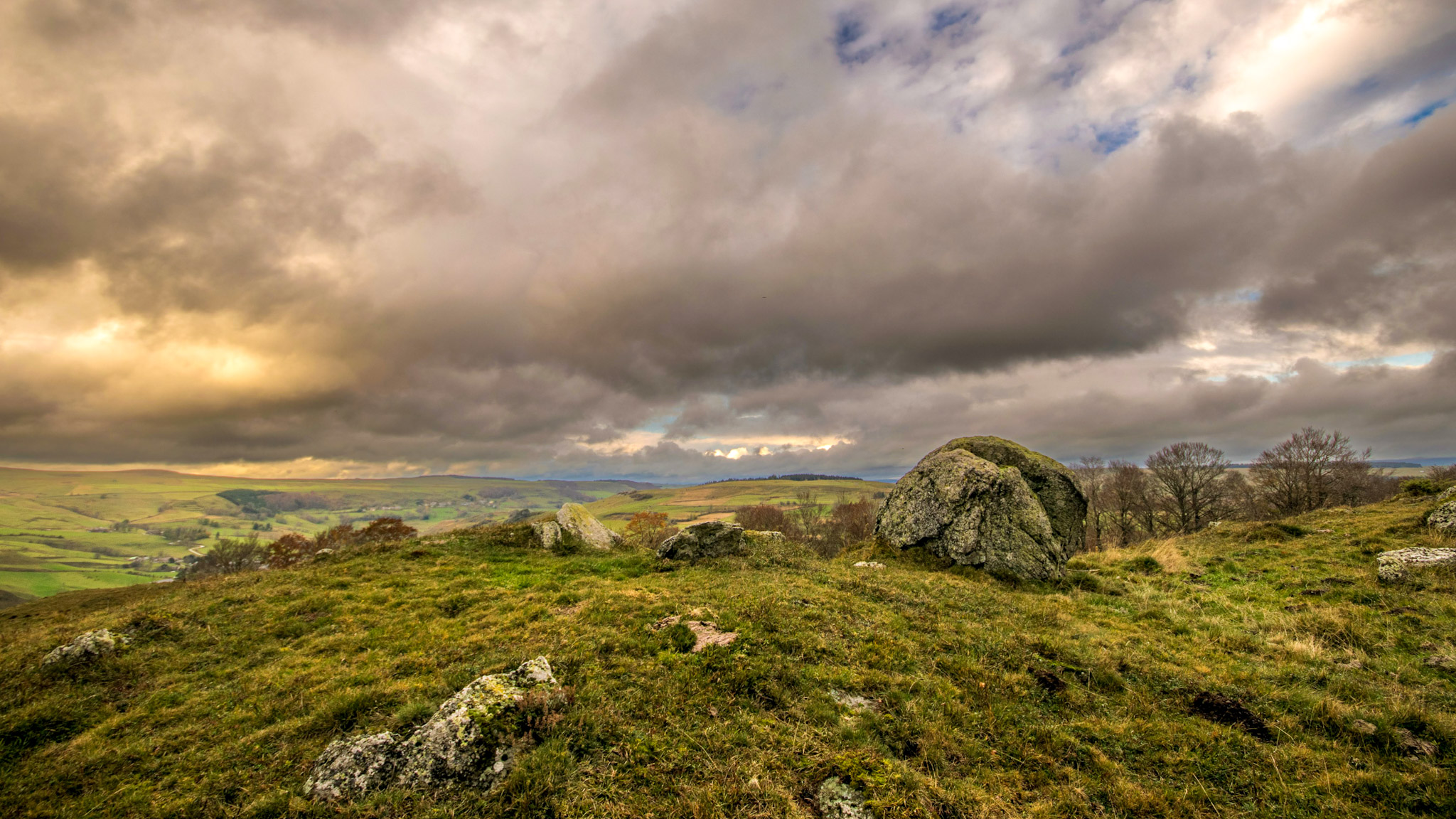 Cantal: Exceptional Landscapes, Between Volcanoes and Green Valleys