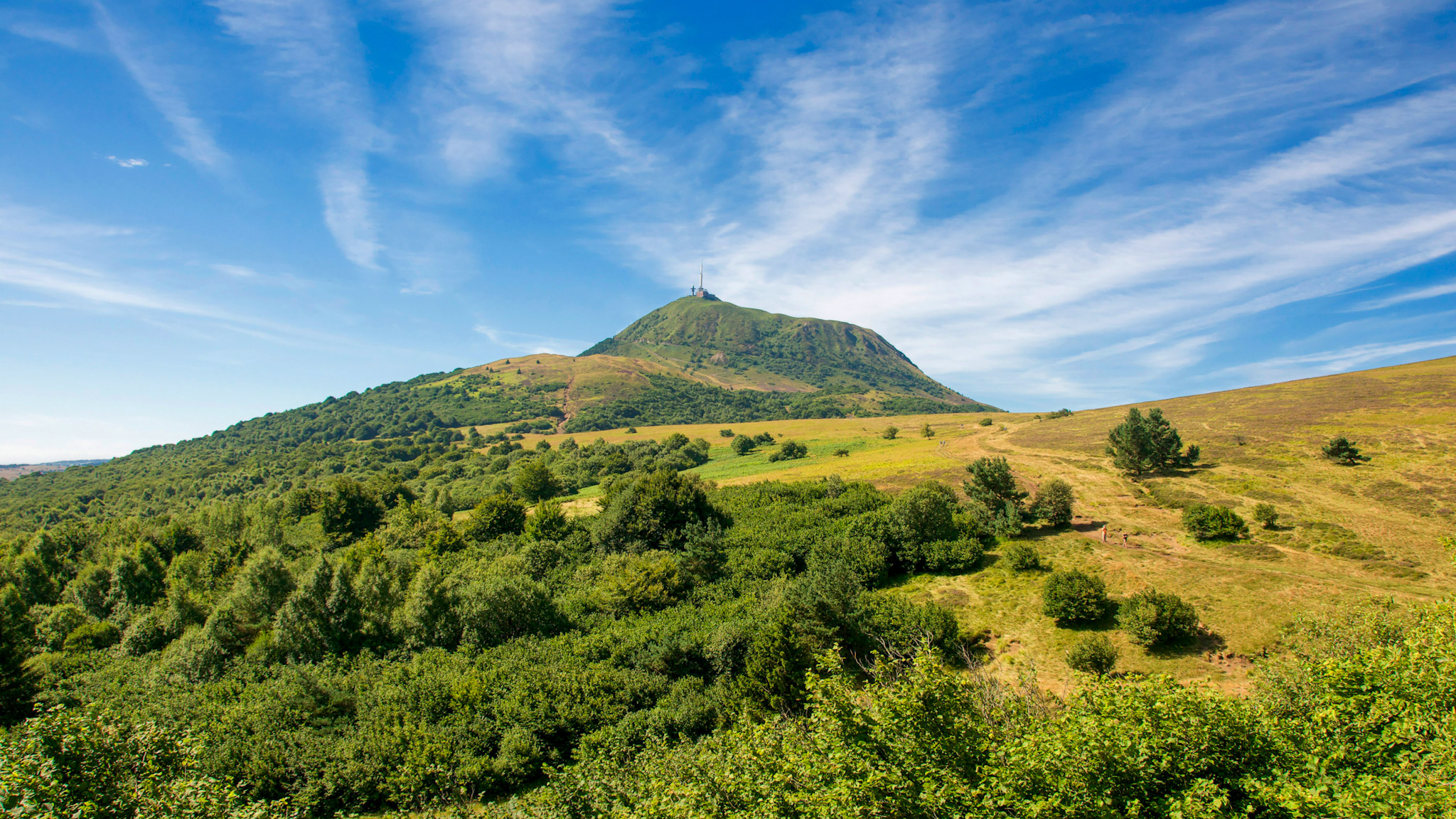 Puy de Dôme: Iconic Summit of the Monts Dômes