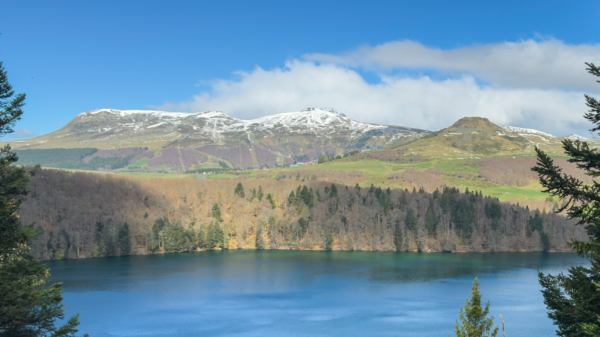 From Lac Pavin to Puy de la Perdrix: Natural and Discovery Trail