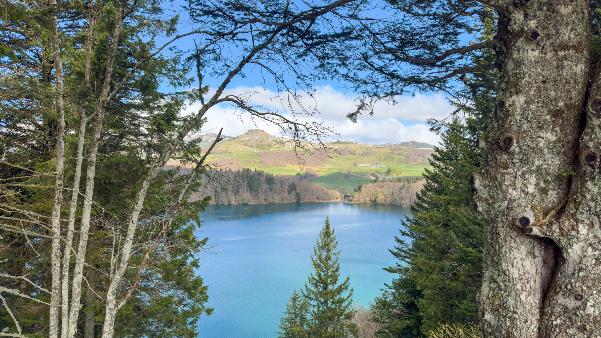 Lac Pavin: Discovery and Walk