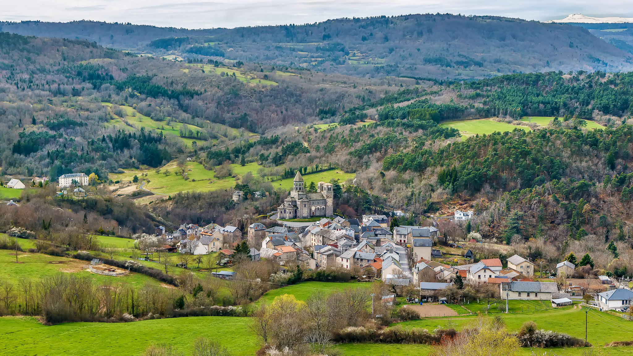 Saint-Nectaire: Village at the Heart of the Sancy Massif