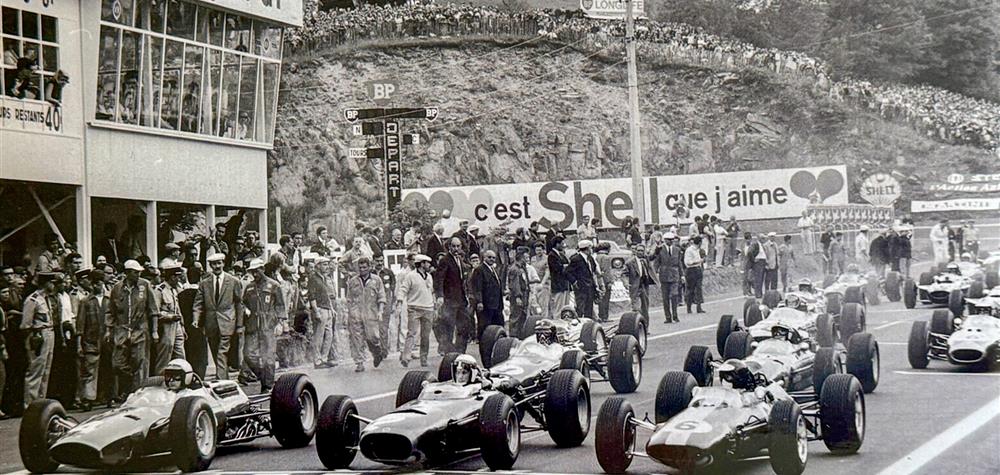 Charade Circuit - Auvergne: Motor Sports and Discovery