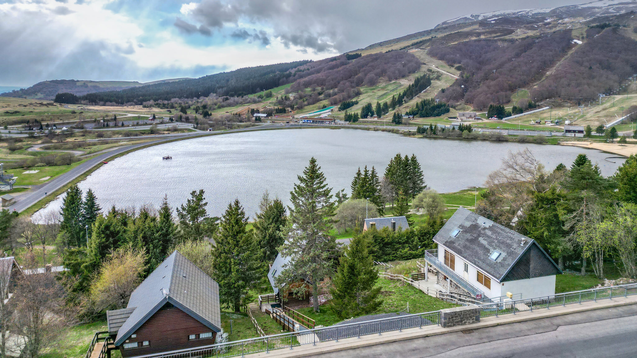 Chalet Ma Cambuse - view of Lac des Hermines