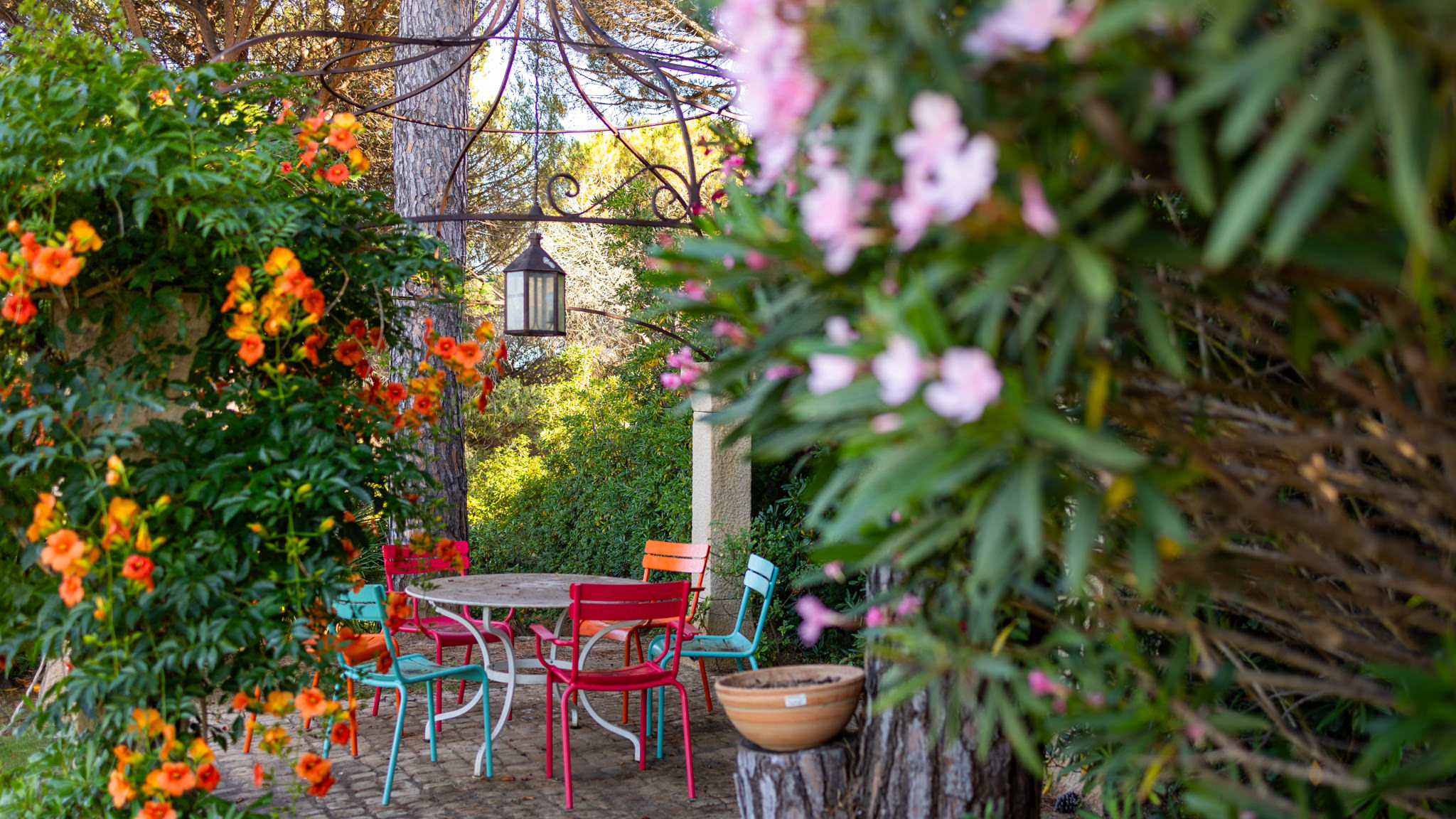 Relaxation area in the heart of the Villa la Marchellerie Park in Sainte Maxime