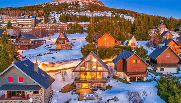 The Anorak, Chalet Super Besse